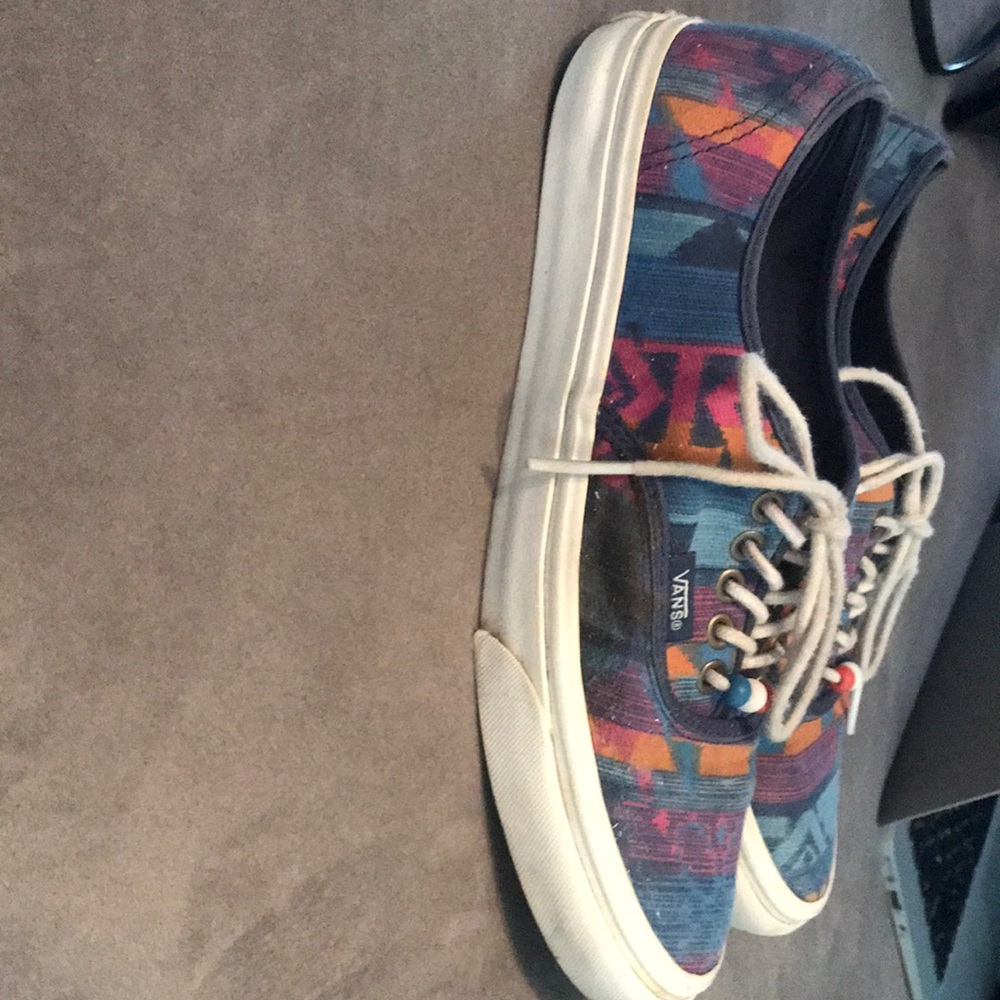 Vans - Picture 2 of 4